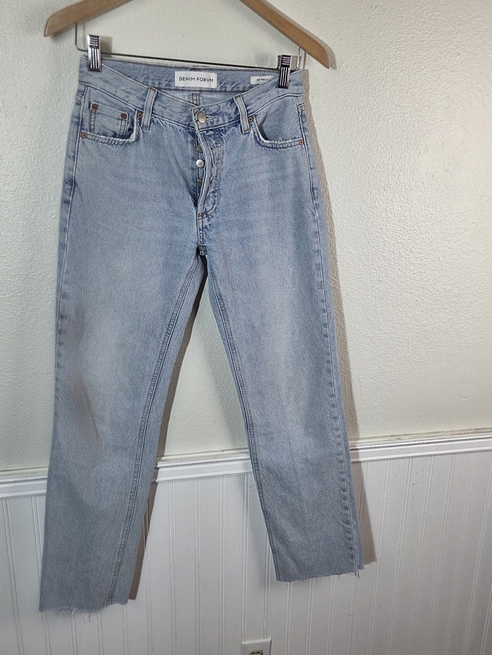 Denim Forum The 90s Joni Lo-Rise Loose Jeans Womens 24 Light Wash Button Fly Raw - Picture 3 of 13